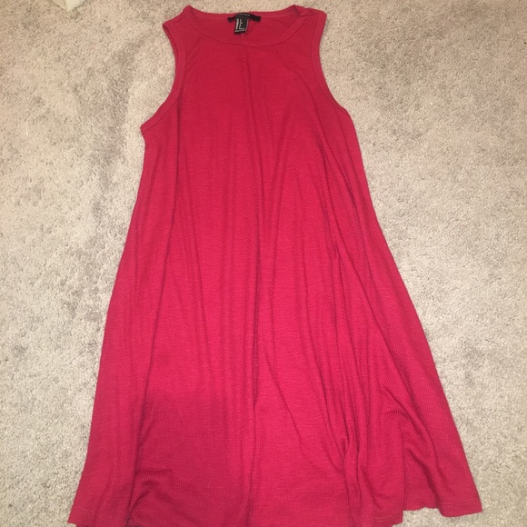 RED DRESS - Picture 3 of 4